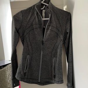 Lulu zip up
